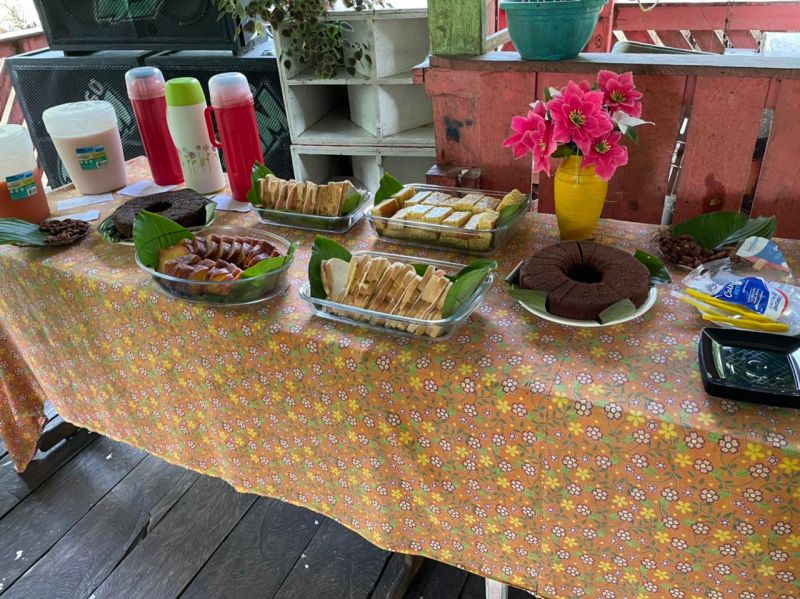 Café da manhã produzido com produtos naturais, plantados e colhido no local.