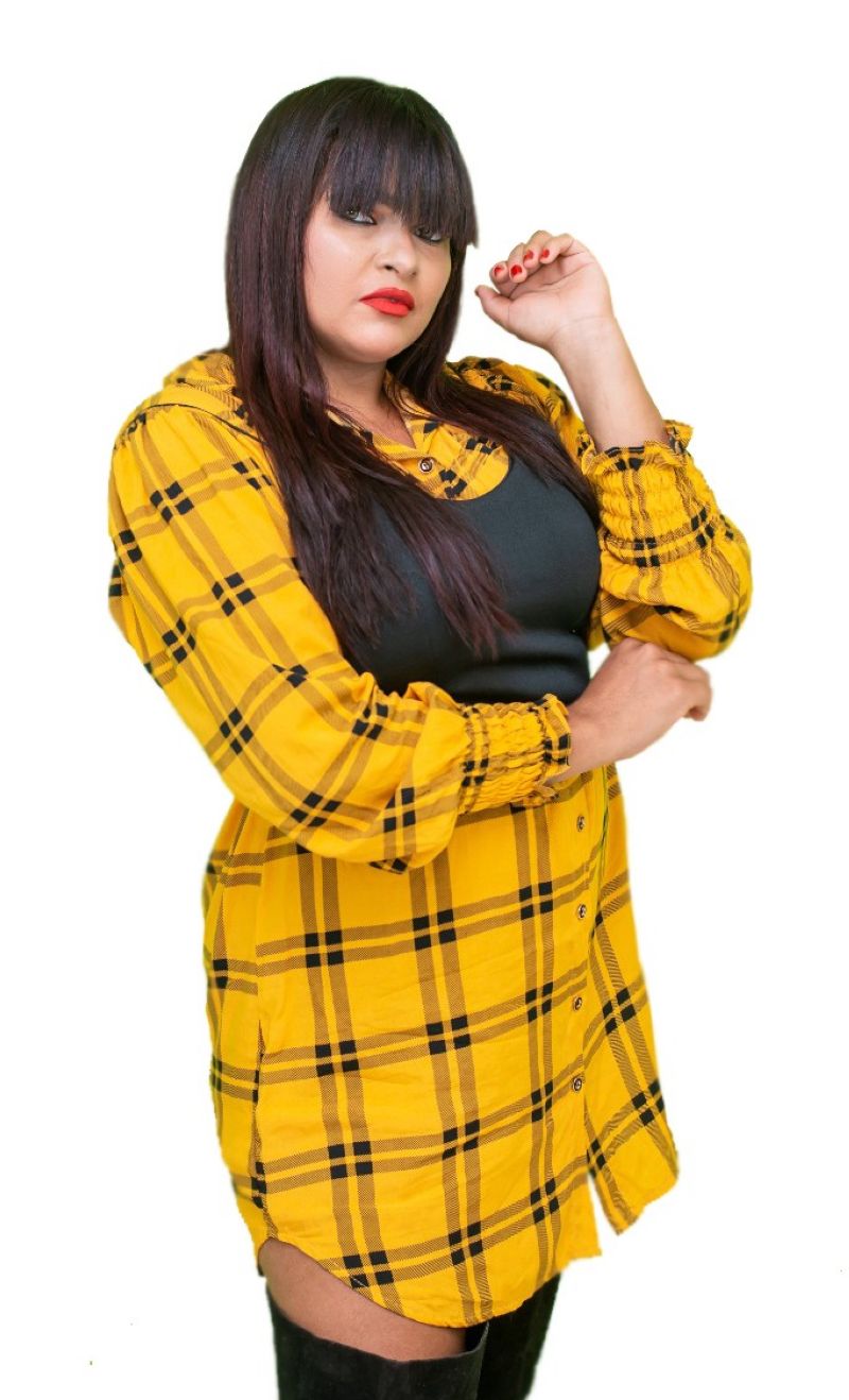 Nanda Reis promete não deixar ninguém parado ao som de muito brega e músicas juninas 