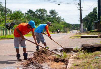 notícia: Feirantes e população aprovam Operação Limpezão no centro da cidade