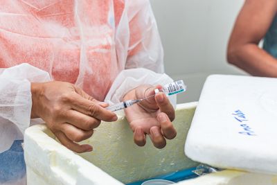 notícia: Benevides vacina adolescentes de 12 a 14 anos a partir desta quarta feira (08)