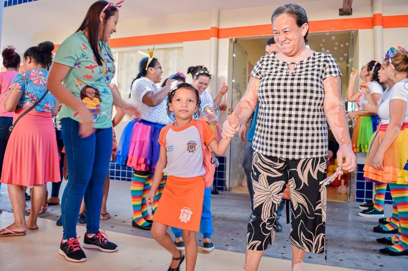 Volta as aulas. Secretário de educação. <div class='credito_fotos'>Foto: Karla Reis &nbsp;&nbsp;|&nbsp;&nbsp; <a href='/midias/2023/originais/7522_d0d693b0-52a1-b5ac-3b25-bfa232df81c3.jpg' download><i class='fa-solid fa-download'></i> Download</a></div>