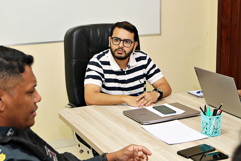 REUNIÃO SEDESTRAN <div class='credito_fotos'>Foto: Márcio Souza &nbsp;&nbsp;|&nbsp;&nbsp; <a href='/midias/2023/originais/7700_b9644942-c72a-7933-05d8-669ba85fb51d.jpg' download><i class='fa-solid fa-download'></i> Download</a></div>