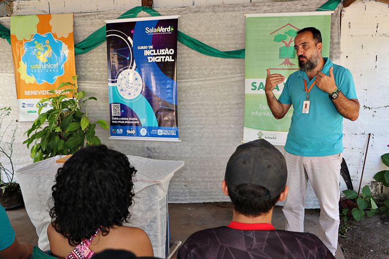 Certificado do Curso Inclusão Digital sennat <div class='credito_fotos'>Foto: Márcio Souza &nbsp;&nbsp;|&nbsp;&nbsp; <a href='/midias/2023/originais/7704_d699b47f-c3b0-0a51-e31e-1f39c0a16f75.jpg' download><i class='fa-solid fa-download'></i> Download</a></div>