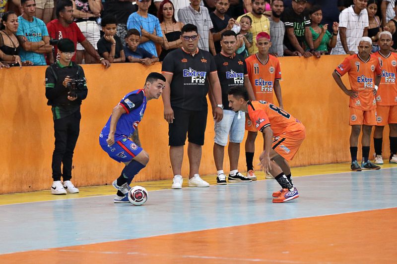 FINAL DO CAMPEONATO DE FUTSAL <div class='credito_fotos'>Foto: Márcio Souza &nbsp;&nbsp;|&nbsp;&nbsp; <a href='/midias/2023/originais/7733_625bd376-da78-c9f1-32c6-8ff161741f61.jpg' download><i class='fa-solid fa-download'></i> Download</a></div>