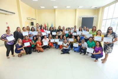 notícia: Escolas da Rede Municipal são certificadas pelo CME e Benevides recebe Comenda Paulo Freire
