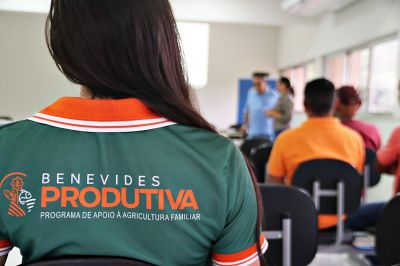 notícia: Produtores rurais de Benevides que fazem parte do PNAE participam de oficina promovida pelo Sebrae