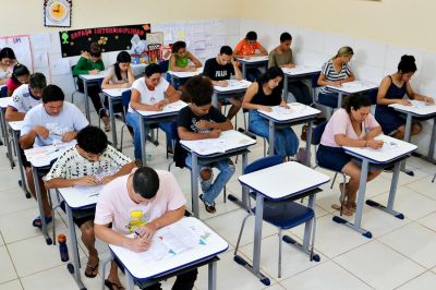 notícia: Estudantes contam com apoio da Prefeitura de Benevides na realização do ENEM 