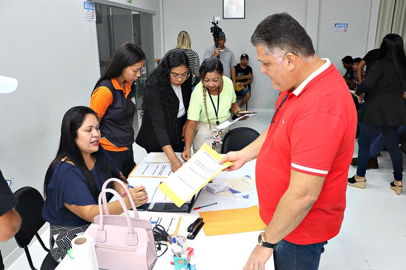 PLANTÃO DE EMPREGABILIDADE CEMTER <div class='credito_fotos'>Foto: Márcio Souza &nbsp;&nbsp;|&nbsp;&nbsp; <a href='/midias/2024/originais/7748_0d653692-05dd-8468-1ce9-bc8ff7b136b5.jpg' download><i class='fa-solid fa-download'></i> Download</a></div>