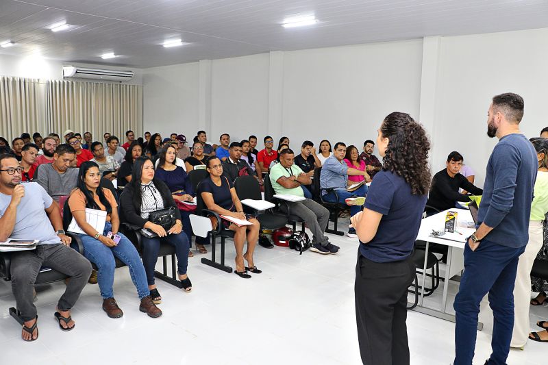 PLANTÃO DE EMPREGABILIDADE CEMTER <div class='credito_fotos'>Foto: Márcio Souza &nbsp;&nbsp;|&nbsp;&nbsp; <a href='/midias/2024/originais/7748_23b4c43f-3ad0-3a52-3976-3faff069ddc5.jpg' download><i class='fa-solid fa-download'></i> Download</a></div>