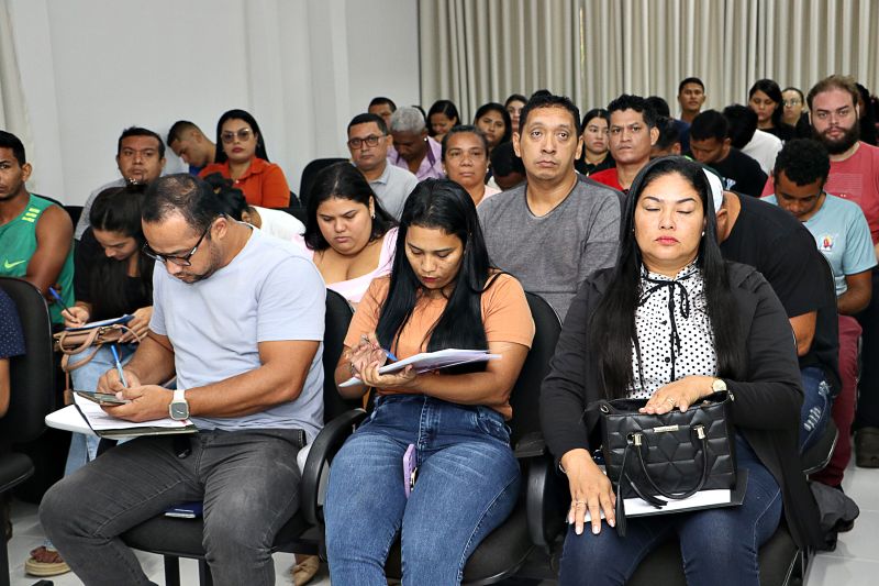 PLANTÃO DE EMPREGABILIDADE CEMTER <div class='credito_fotos'>Foto: Márcio Souza &nbsp;&nbsp;|&nbsp;&nbsp; <a href='/midias/2024/originais/7748_9e23d68d-8b67-2279-31c7-442e4ecaebb6.jpg' download><i class='fa-solid fa-download'></i> Download</a></div>