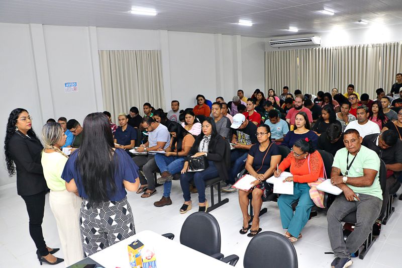 PLANTÃO DE EMPREGABILIDADE CEMTER <div class='credito_fotos'>Foto: Márcio Souza &nbsp;&nbsp;|&nbsp;&nbsp; <a href='/midias/2024/originais/7748_c8dca568-9b5c-af1d-b9a9-543cafd1028c.jpg' download><i class='fa-solid fa-download'></i> Download</a></div>