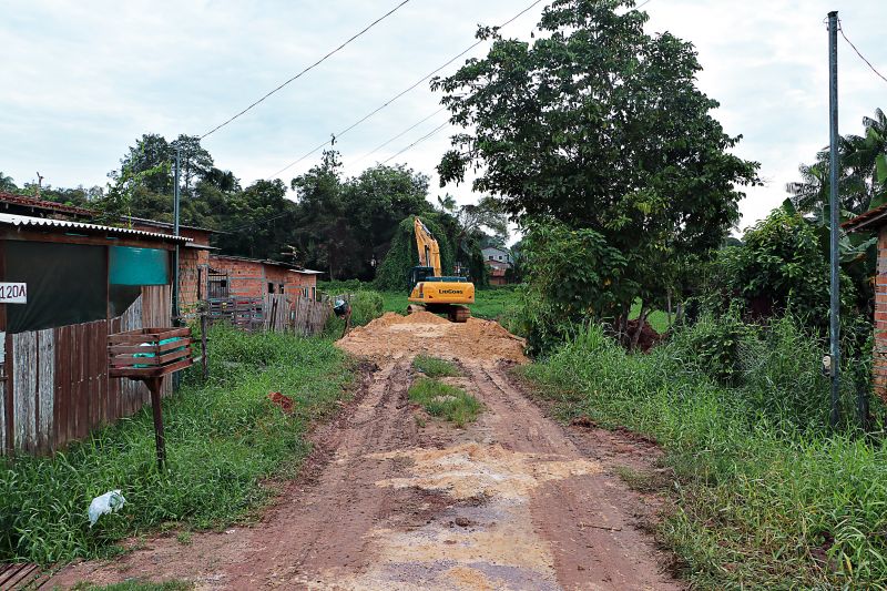 LIMPEZA PROFUNDA DO IGARAPÉ <div class='credito_fotos'>Foto: Márcio Souza &nbsp;&nbsp;|&nbsp;&nbsp; <a href='/midias/2024/originais/7756_196e819b-69ea-d49d-7323-b46ef1704fd1.jpg' download><i class='fa-solid fa-download'></i> Download</a></div>