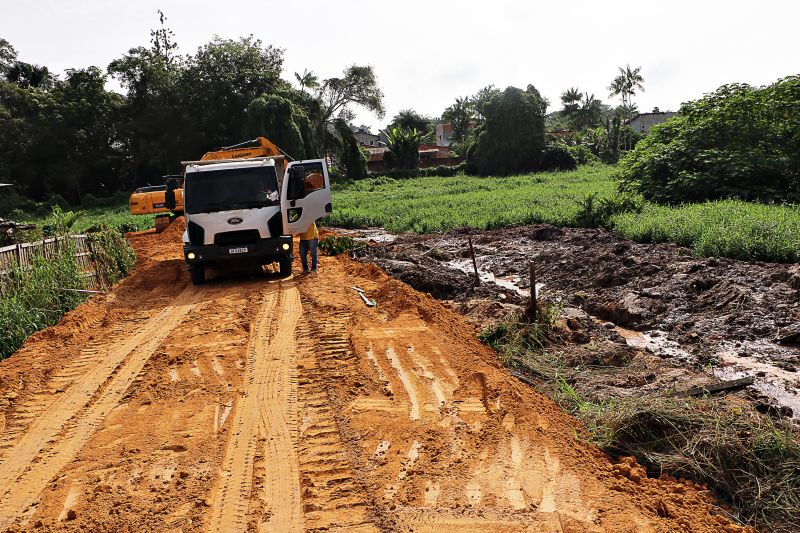 CONTINUAÇÃO DA LIMPEZA DO IGARAPÉ DO BELO JARDIM <div class='credito_fotos'>Foto: Márcio Souza &nbsp;&nbsp;|&nbsp;&nbsp; <a href='/midias/2024/originais/7759_28892549-e274-fb34-3df2-3d69b1c62691.jpg' download><i class='fa-solid fa-download'></i> Download</a></div>