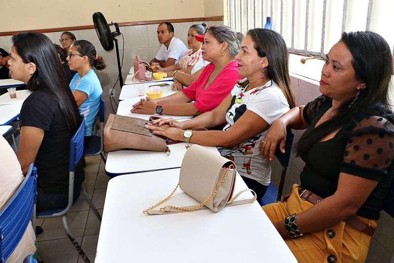 Formação em Tempo ESCOLA FIORE palestra <div class='credito_fotos'>Foto: Márcio Souza &nbsp;&nbsp;|&nbsp;&nbsp; <a href='/midias/2024/originais/7808_04fc3968-c616-02b4-1fb8-2611a04eae19.jpg' download><i class='fa-solid fa-download'></i> Download</a></div>