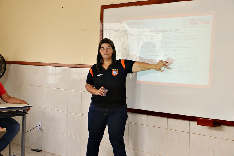 Formação em Tempo ESCOLA FIORE palestra <div class='credito_fotos'>Foto: Márcio Souza &nbsp;&nbsp;|&nbsp;&nbsp; <a href='/midias/2024/originais/7808_c9c56ee8-d922-6ef4-8e2d-cf7e7d9fa22c.jpg' download><i class='fa-solid fa-download'></i> Download</a></div>