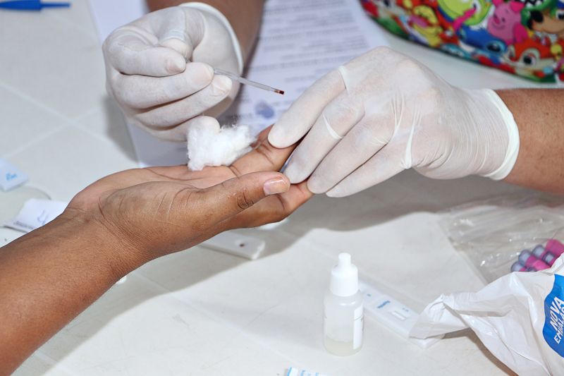 MARÇO LILAS ITINERANTE  -  BAIRRO DAS FLORES <div class='credito_fotos'>Foto: Márcio Souza &nbsp;&nbsp;|&nbsp;&nbsp; <a href='/midias/2024/originais/7833_03059159-f64e-6ec6-2689-05e4f389cf89.jpg' download><i class='fa-solid fa-download'></i> Download</a></div>