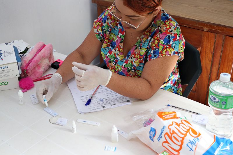 MARÇO LILAS ITINERANTE  -  BAIRRO DAS FLORES <div class='credito_fotos'>Foto: Márcio Souza &nbsp;&nbsp;|&nbsp;&nbsp; <a href='/midias/2024/originais/7833_9d3408f2-45d2-52db-97ed-edc15e12a3b3.jpg' download><i class='fa-solid fa-download'></i> Download</a></div>