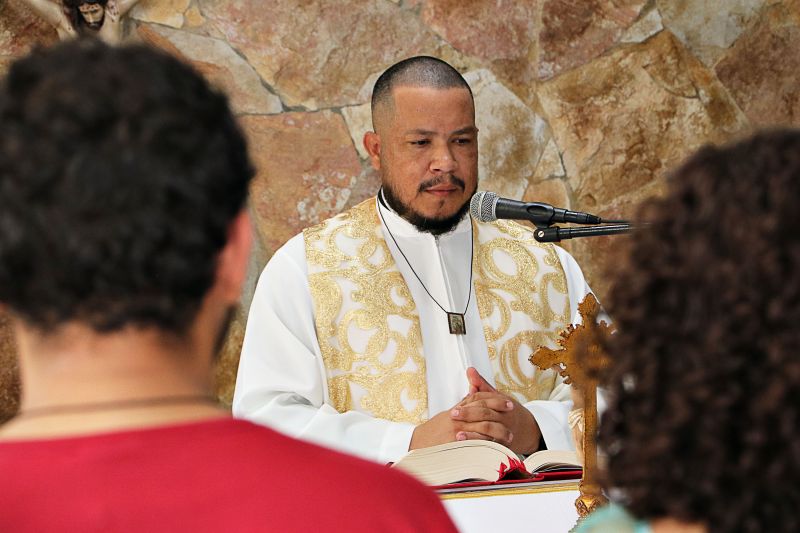 Visita de Relíquias da St Terezinha- Carmelo <div class='credito_fotos'>Foto: Márcio Souza &nbsp;&nbsp;|&nbsp;&nbsp; <a href='/midias/2024/originais/7850_56c2d5ec-db28-835a-3f5d-c2a9c32836cc.jpg' download><i class='fa-solid fa-download'></i> Download</a></div>