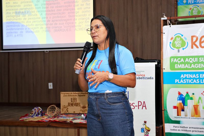 Formação do Programa de Leitura e Escrita da Educação LEEI <div class='credito_fotos'>Foto: Márcio Souza &nbsp;&nbsp;|&nbsp;&nbsp; <a href='/midias/2024/originais/7970_be2ff3dd-f071-befd-f214-08d09958dccf.jpg' download><i class='fa-solid fa-download'></i> Download</a></div>