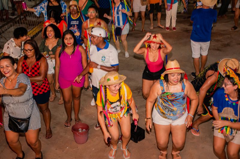  <div class='credito_fotos'>Foto: Karla Reis &nbsp;&nbsp;|&nbsp;&nbsp; <a href='/midias/2024/originais/7975_38e27dfd-07f6-3c21-61bb-ed6a0170704e.jpg' download><i class='fa-solid fa-download'></i> Download</a></div>