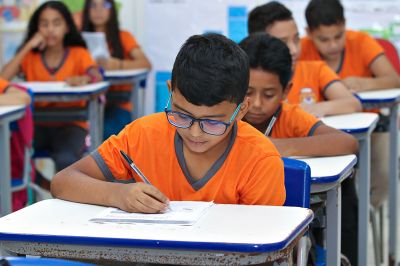notícia: Alunos do 2º e 5º ano da Rede Municipal de Benevides realizam a prova do SisPAE