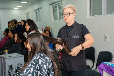 notícia: Ação Mulher transforma Benevides em um grande salão de beleza e saúde para as mulheres