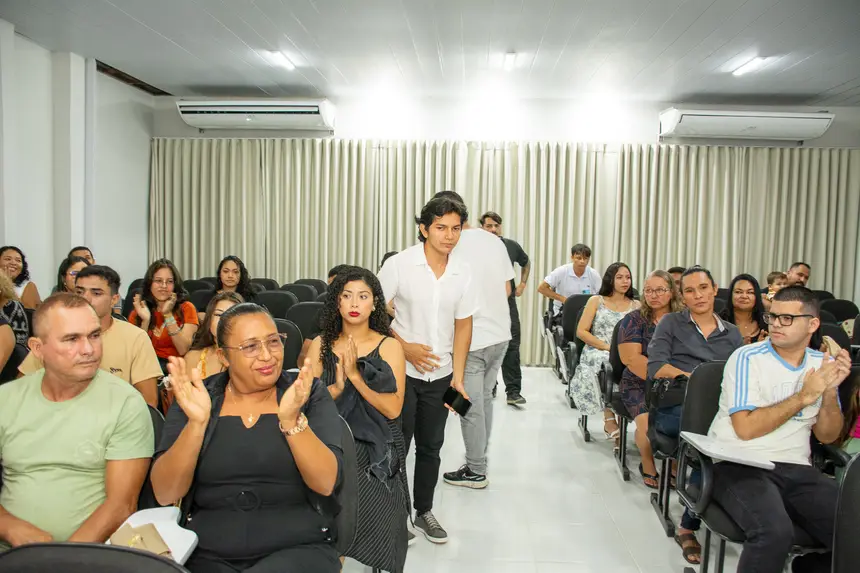  <div class='credito_fotos'>Foto: Karla Reis &nbsp;&nbsp;|&nbsp;&nbsp; <a href='/midias/2025/originais/20251115190633-GF00009210-F00106877.webp' download><i class='fa-solid fa-download'></i> Download</a></div>