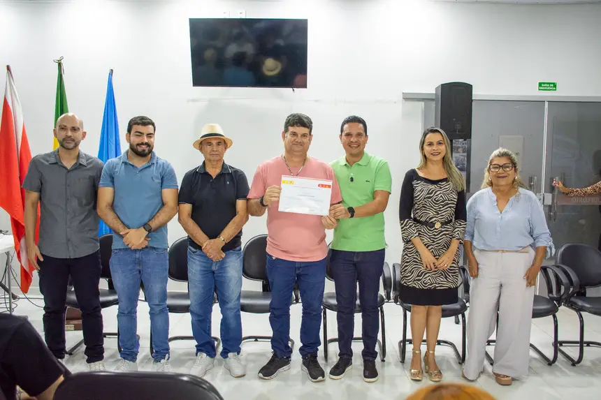  <div class='credito_fotos'>Foto: Karla Reis &nbsp;&nbsp;|&nbsp;&nbsp; <a href='/midias/2025/originais/20251115190720-GF00009210-F00106899.webp' download><i class='fa-solid fa-download'></i> Download</a></div>