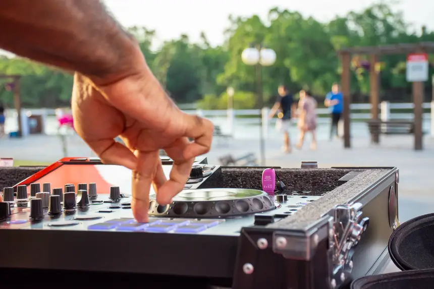  <div class='credito_fotos'>Foto: Karla Reis &nbsp;&nbsp;|&nbsp;&nbsp; <a href='/midias/2025/originais/20251117113652-GF00009211-F00106948.webp' download><i class='fa-solid fa-download'></i> Download</a></div>