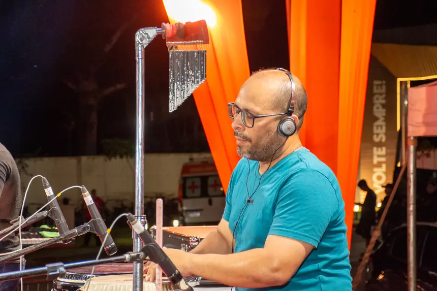  <div class='credito_fotos'>Foto: Karla Reis &nbsp;&nbsp;|&nbsp;&nbsp; <a href='/midias/2025/originais/20251117113722-GF00009211-F00106971.webp' download><i class='fa-solid fa-download'></i> Download</a></div>