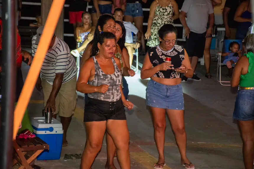  <div class='credito_fotos'>Foto: Karla Reis &nbsp;&nbsp;|&nbsp;&nbsp; <a href='/midias/2025/originais/20251117113724-GF00009211-F00106972.webp' download><i class='fa-solid fa-download'></i> Download</a></div>