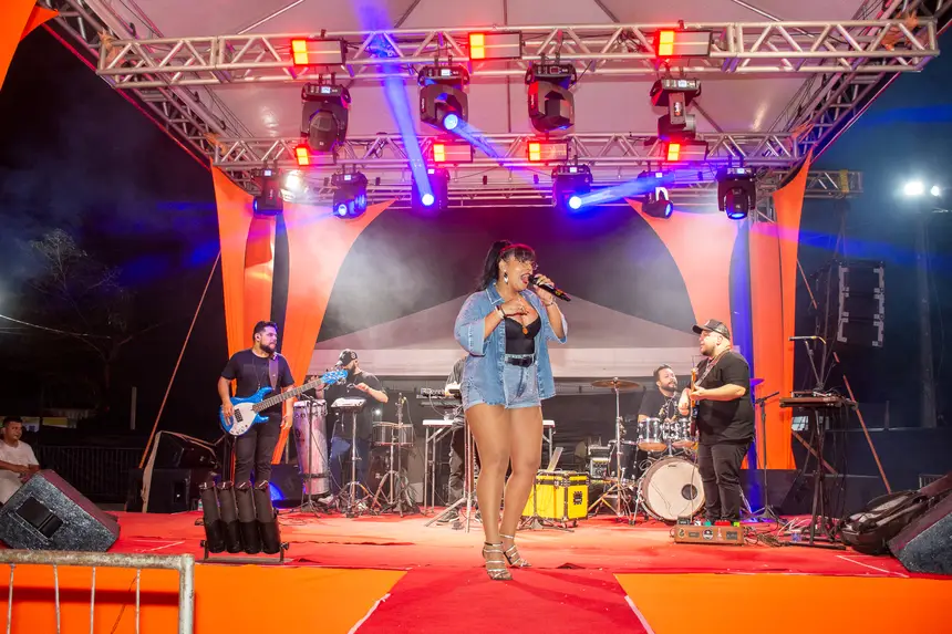  <div class='credito_fotos'>Foto: Karla Reis &nbsp;&nbsp;|&nbsp;&nbsp; <a href='/midias/2025/originais/20251117113805-GF00009211-F00107002.webp' download><i class='fa-solid fa-download'></i> Download</a></div>