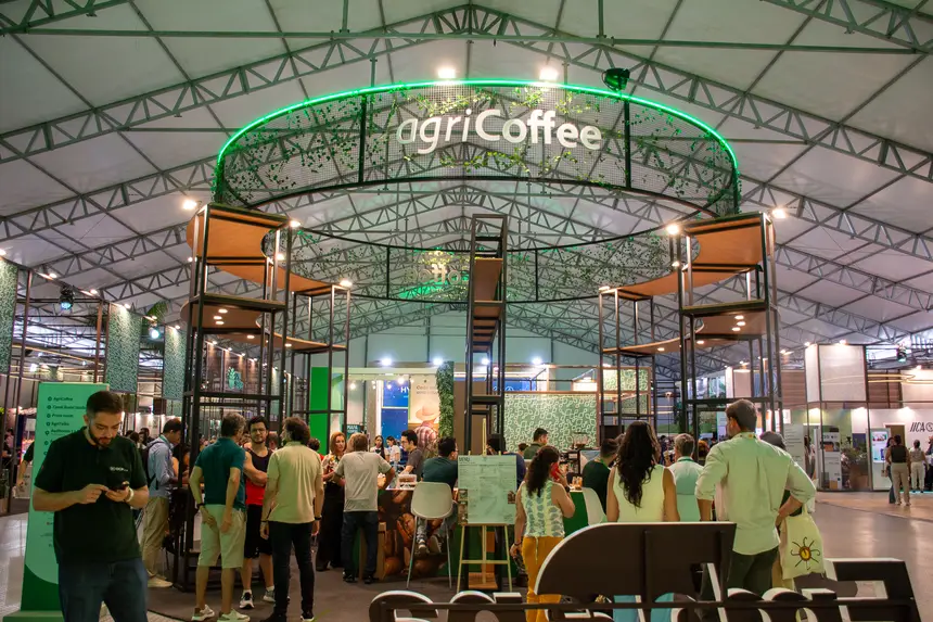  <div class='credito_fotos'>Foto: Karla Reis &nbsp;&nbsp;|&nbsp;&nbsp; <a href='/midias/2025/originais/20251121004223-GF00009216-F00107238.webp' download><i class='fa-solid fa-download'></i> Download</a></div>