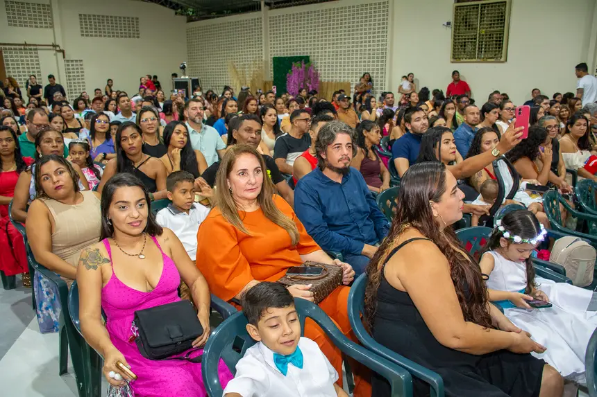  <div class='credito_fotos'>Foto: Karla Reis &nbsp;&nbsp;|&nbsp;&nbsp; <a href='/midias/2025/originais/20251219104022-GF00009242-F00108201.webp' download><i class='fa-solid fa-download'></i> Download</a></div>