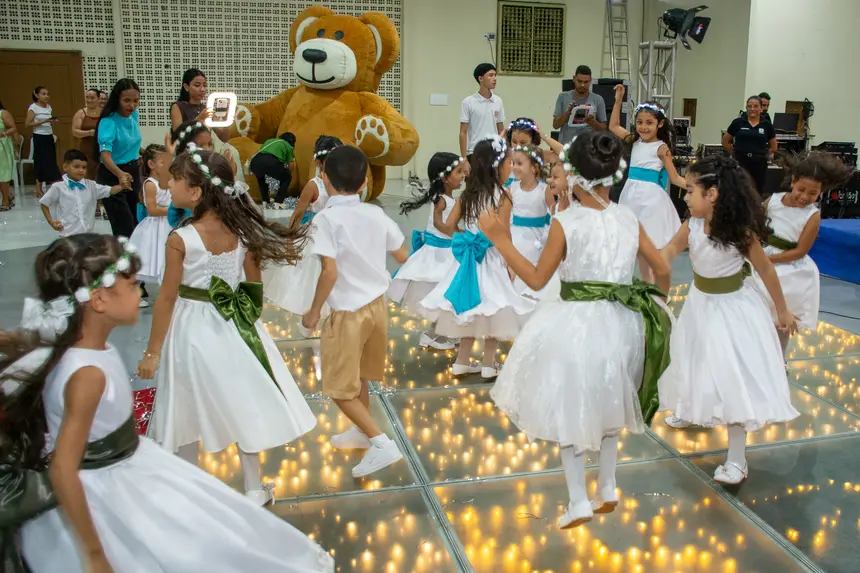  <div class='credito_fotos'>Foto: Karla Reis &nbsp;&nbsp;|&nbsp;&nbsp; <a href='/midias/2025/originais/20251219104121-GF00009242-F00108244.webp' download><i class='fa-solid fa-download'></i> Download</a></div>