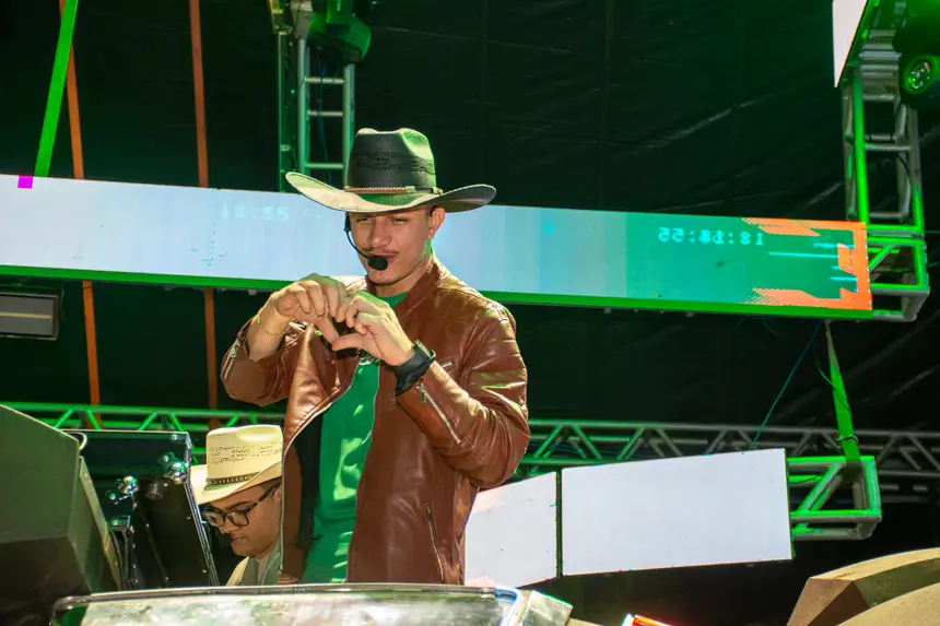  <div class='credito_fotos'>Foto: Karla Reis &nbsp;&nbsp;|&nbsp;&nbsp; <a href='/midias/2025/originais/20251229104817-GF00009254-F00108769.webp' download><i class='fa-solid fa-download'></i> Download</a></div>