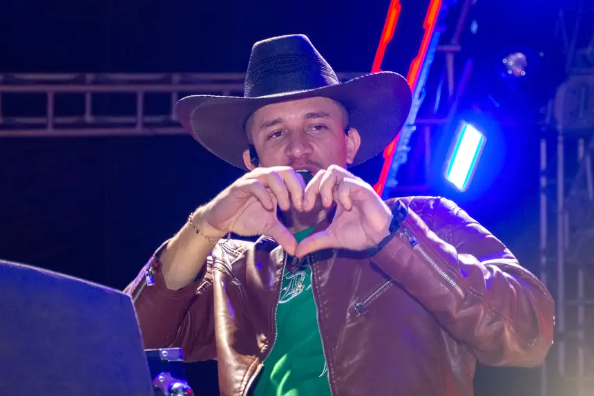  <div class='credito_fotos'>Foto: Karla Reis &nbsp;&nbsp;|&nbsp;&nbsp; <a href='/midias/2025/originais/20251229104819-GF00009254-F00108771.webp' download><i class='fa-solid fa-download'></i> Download</a></div>