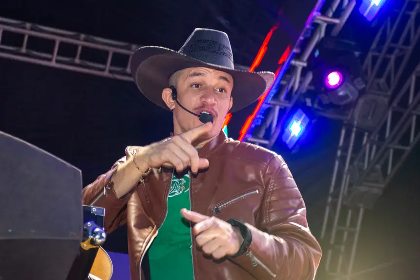  <div class='credito_fotos'>Foto: Karla Reis &nbsp;&nbsp;|&nbsp;&nbsp; <a href='/midias/2025/originais/20251229104821-GF00009254-F00108772.webp' download><i class='fa-solid fa-download'></i> Download</a></div>