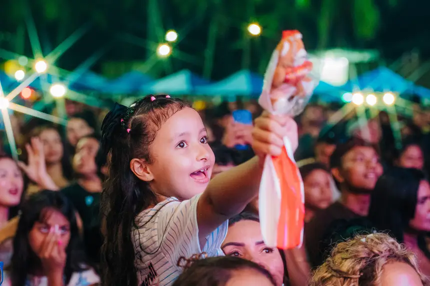 Criando memórias no aniversário de 64 anos de Benevides.