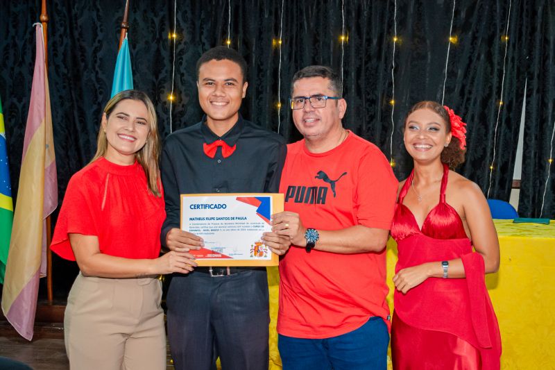  <div class='credito_fotos'>Foto: Karla Reis &nbsp;&nbsp;|&nbsp;&nbsp; <a href='/midias/2025/originais/8036_19541bde-df73-d4ad-3ba4-e7bf15629f41.jpg' download><i class='fa-solid fa-download'></i> Download</a></div>