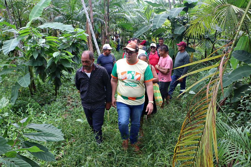 ENCERRAMENTO DO SEMINÁRIO DE PLANEJAMENTO SEMAGRI - VISITA A PROPRIEDADE SO SR LUIZ <div class='credito_fotos'>Foto: Márcio Souza &nbsp;&nbsp;|&nbsp;&nbsp; <a href='/midias/2025/originais/8050_3e0b1ff8-dbd5-37c5-e447-079753206a0c.jpg' download><i class='fa-solid fa-download'></i> Download</a></div>