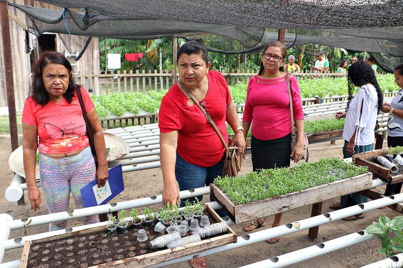 ENCERRAMENTO DO SEMINÁRIO DE PLANEJAMENTO SEMAGRI - VISITA A PROPRIEDADE SO SR LUIZ <div class='credito_fotos'>Foto: Márcio Souza &nbsp;&nbsp;|&nbsp;&nbsp; <a href='/midias/2025/originais/8050_5d858c6f-efbd-09d5-6f9a-17d962080e3e.jpg' download><i class='fa-solid fa-download'></i> Download</a></div>