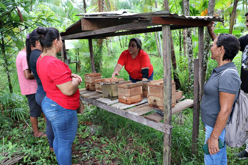 ENCERRAMENTO DO SEMINÁRIO DE PLANEJAMENTO SEMAGRI - VISITA A PROPRIEDADE SO SR LUIZ <div class='credito_fotos'>Foto: Márcio Souza &nbsp;&nbsp;|&nbsp;&nbsp; <a href='/midias/2025/originais/8050_73f994e5-a8d7-0526-3cdb-0d51ab209596.jpg' download><i class='fa-solid fa-download'></i> Download</a></div>
