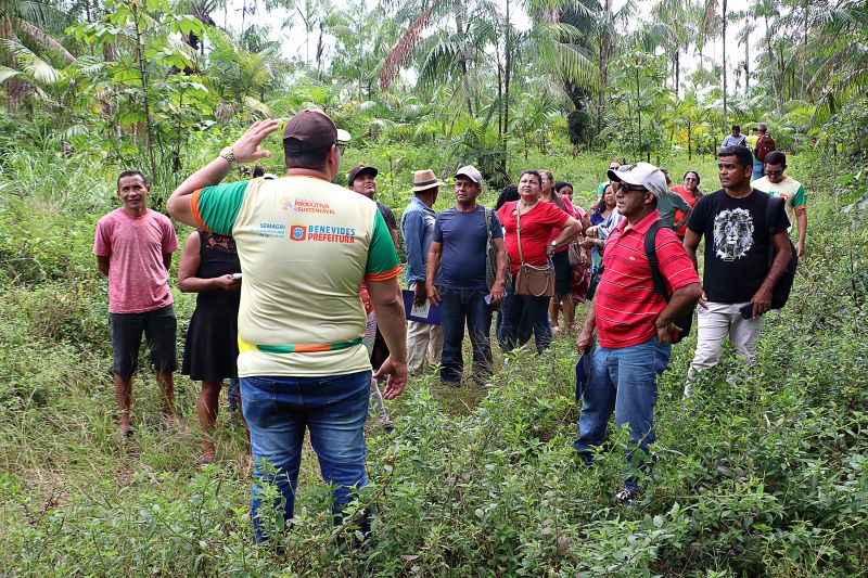 ENCERRAMENTO DO SEMINÁRIO DE PLANEJAMENTO SEMAGRI - VISITA A PROPRIEDADE SO SR LUIZ <div class='credito_fotos'>Foto: Márcio Souza &nbsp;&nbsp;|&nbsp;&nbsp; <a href='/midias/2025/originais/8050_afe2acba-8468-56bc-b642-c9b0d990008a.jpg' download><i class='fa-solid fa-download'></i> Download</a></div>