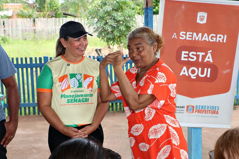 Oficina de Mandiocultura SEMAT <div class='credito_fotos'>Foto: Márcio Souza &nbsp;&nbsp;|&nbsp;&nbsp; <a href='/midias/2025/originais/8096_f2232e18-5fe4-7b50-9b7c-653d8b732953.jpg' download><i class='fa-solid fa-download'></i> Download</a></div>