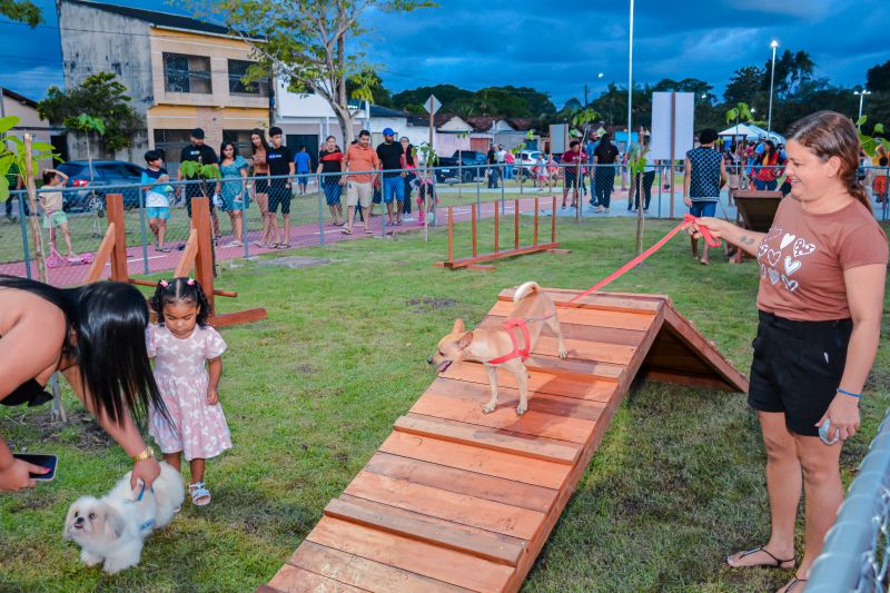 A nova praça conta com espaço Pet 