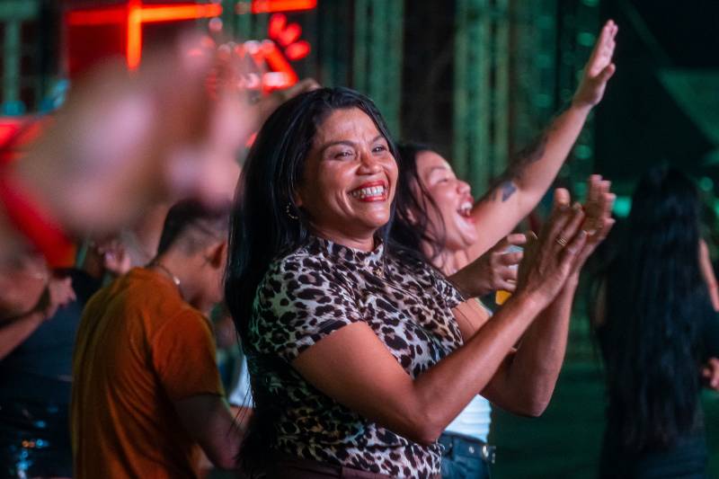 Sassaricando 2025 segue arrastando multidões na segunda noite do maior São João do Pará