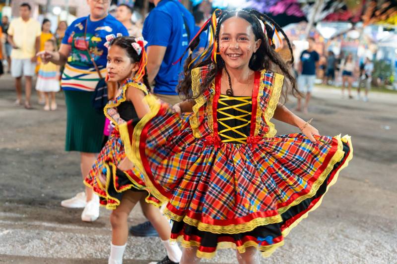 Sassaricando 2025 segue arrastando multidões na segunda noite do maior São João do Pará