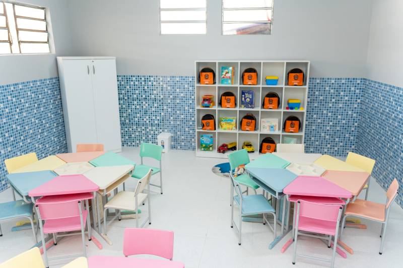 A creche municipal oferece um ensino de qualidade e gratuito, garantindo a todas as famílias o acesso à educação para seus filhos.