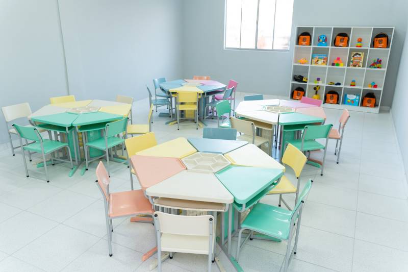Educação de qualidade desde a primeira infância: O novo anexo oferece 280 vagas e uma estrutura completa para o desenvolvimento das crianças, com 10 salas de aula, bebeteca e playground.